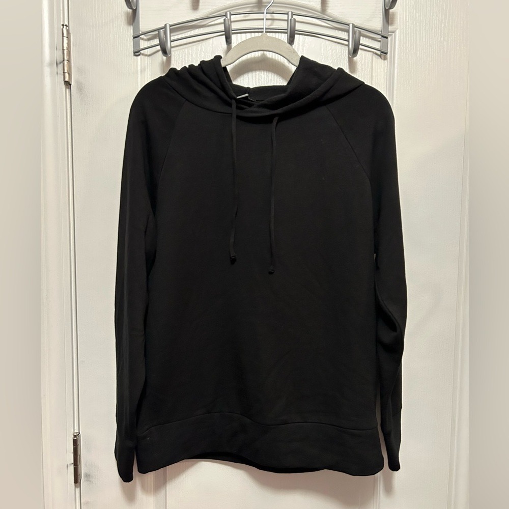 Eddie Bauer Women's Black Hoodie with Drawstring
Soft Fabric Relaxed Fit medium